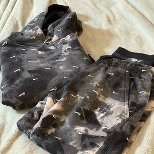 Nike Black and Gray Hoodie and Joggers Set (youth large)